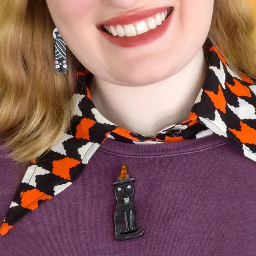 New Familiar Shadow Brooch Brooches