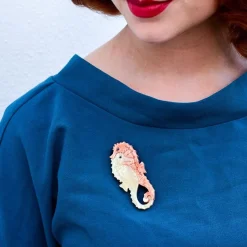 New Lovers Entwined Brooch Brooches