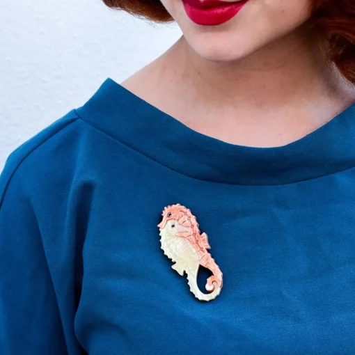 New Lovers Entwined Brooch Brooches