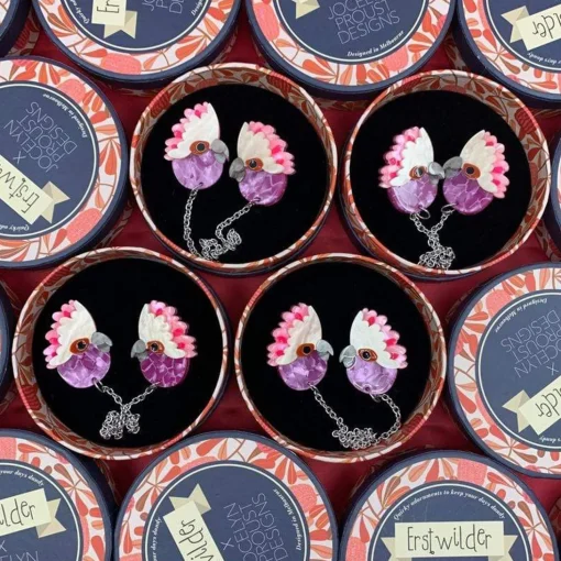 Online Pinky Promise Cardigan Clips Brooches