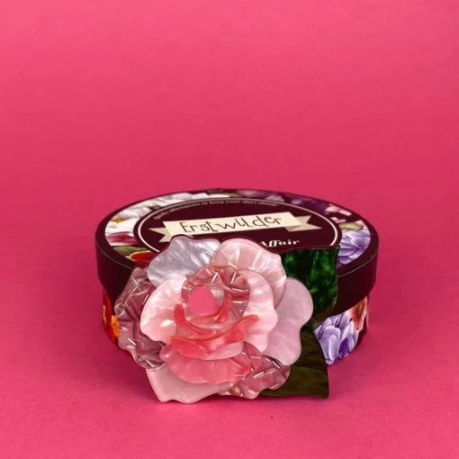Sale Prim Petal Brooch Brooches