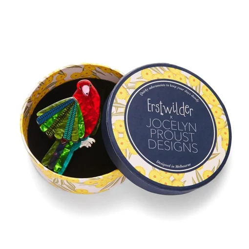 Store Scarlet Sovereign Brooch Brooches