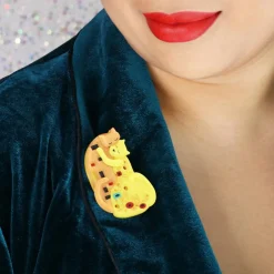 Best The Kiss Brooch Brooches