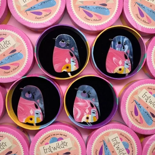 Discount The Perky Pink Robin Brooches