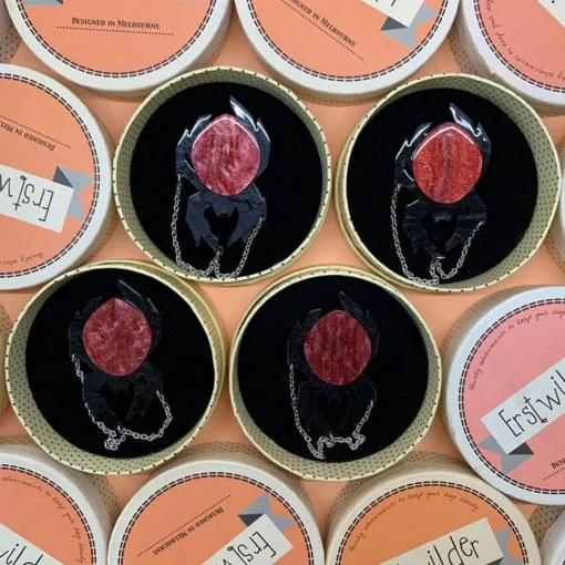 Store Web Spinning Wonder Brooch Brooches