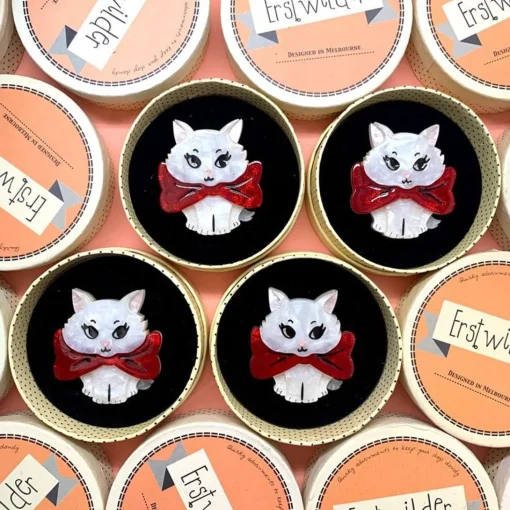 Best Sale Wrapped Up In Love Kitten Brooch Brooches